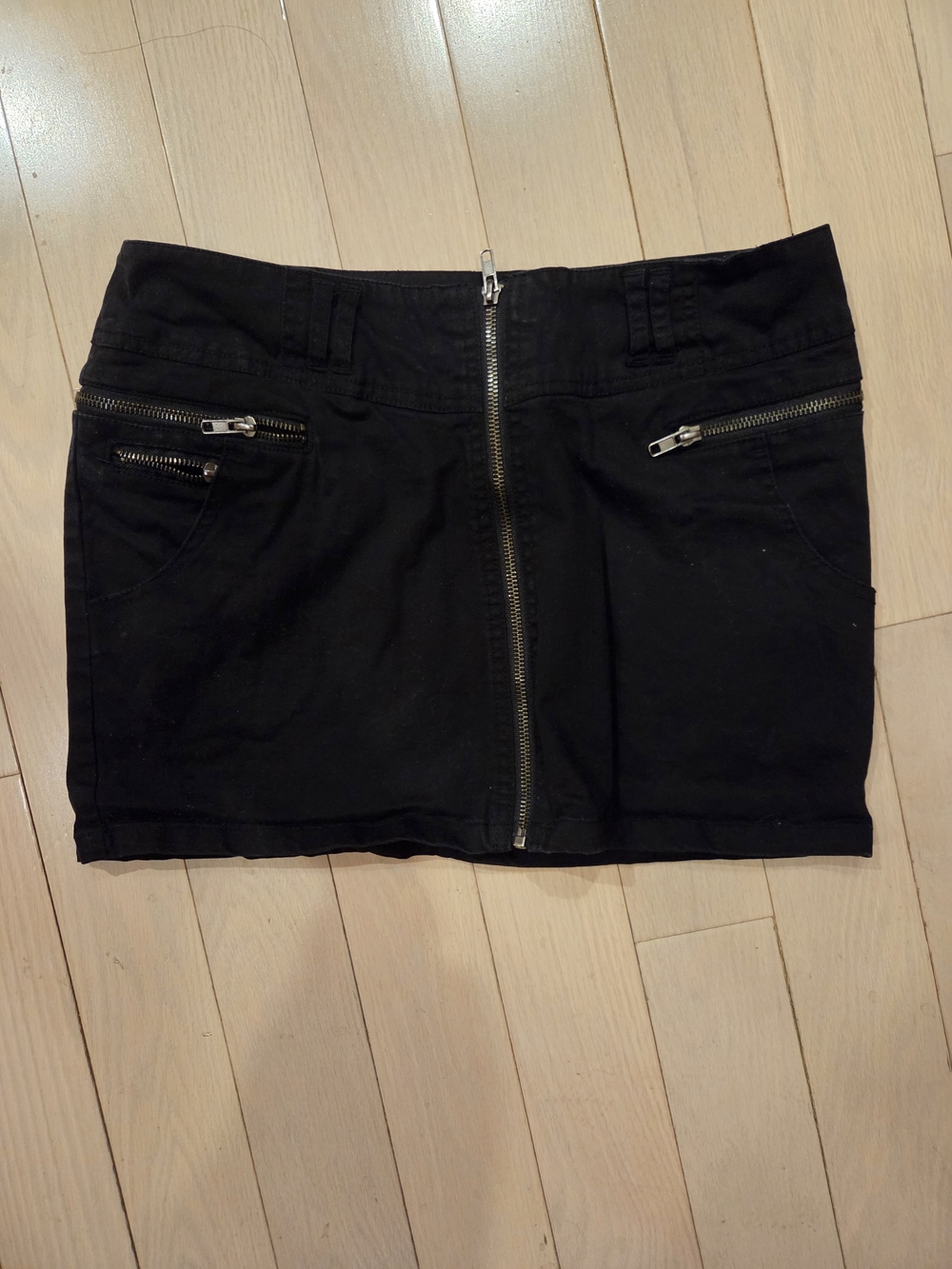 Forever 21 Black Front-Zip Mini Skirt *PLEASE PURCHASE WITH ANOTHER ITEM*